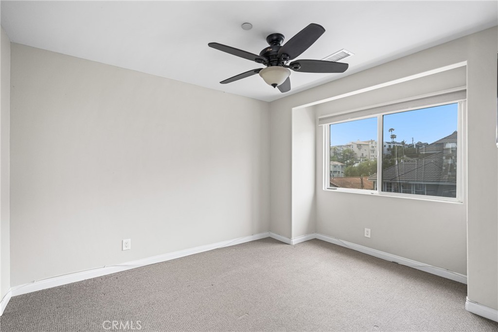 34088 Crystal Lantern Street