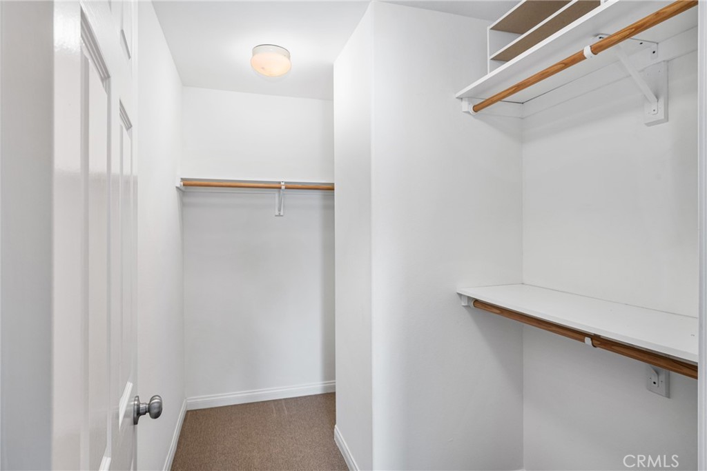 34088 Crystal Lantern Street