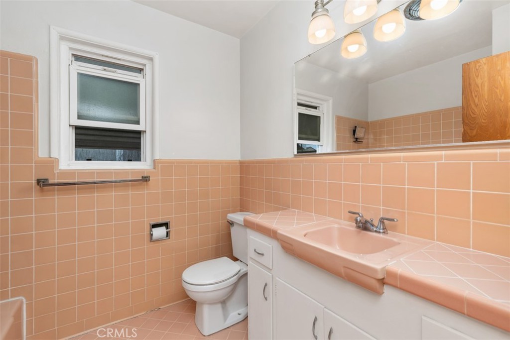 2075 East Appleton Street 6