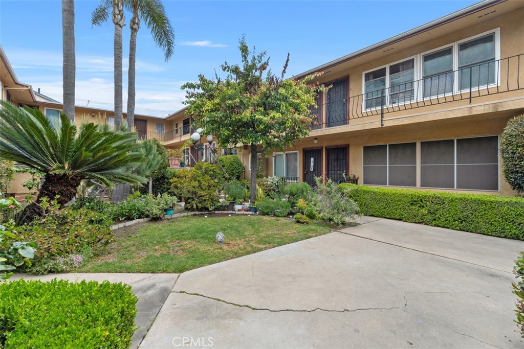 2075 East Appleton Street 6