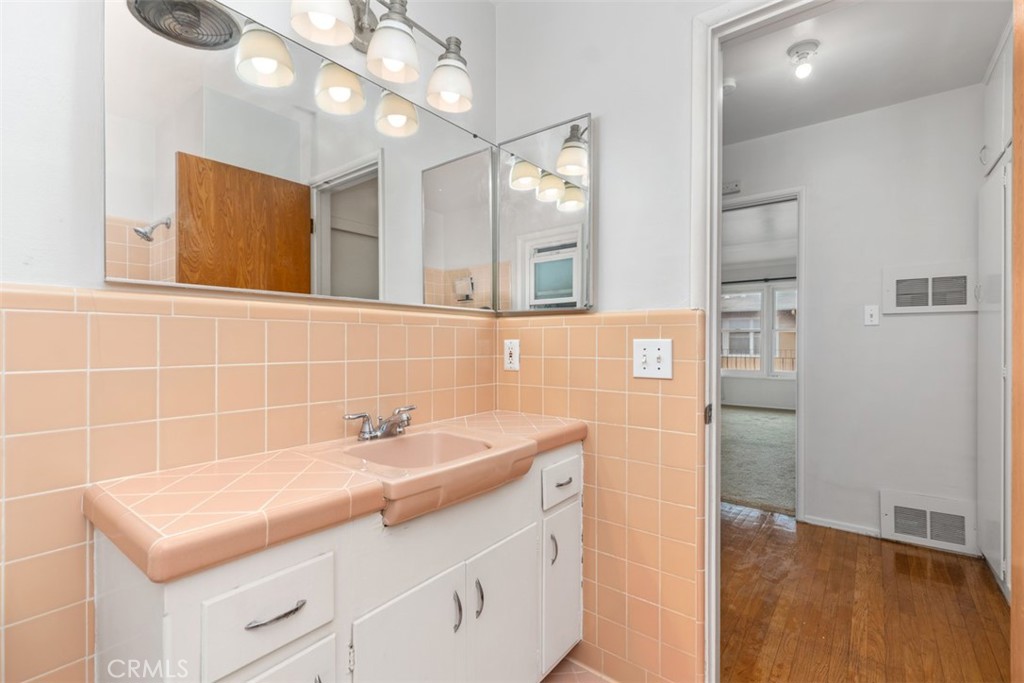 2075 East Appleton Street 6