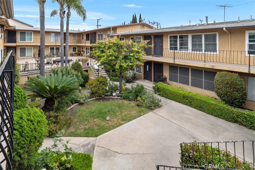 2075 East Appleton Street 6