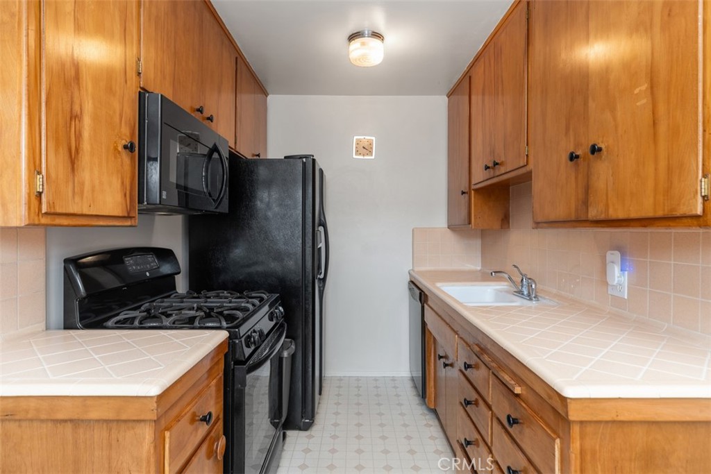 2075 East Appleton Street 6