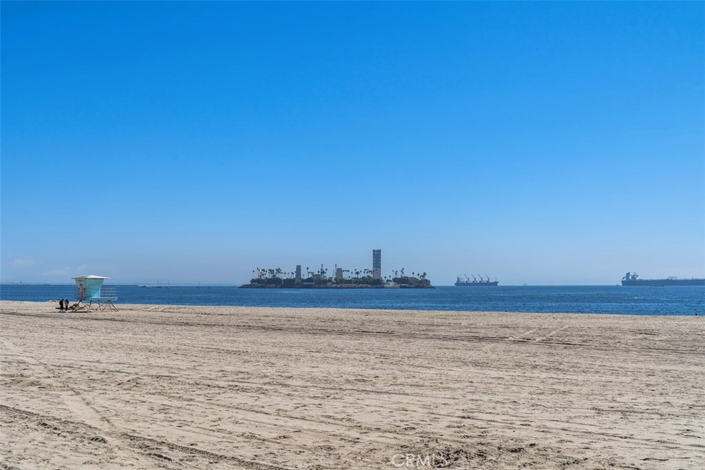 2075 East Appleton Street 6