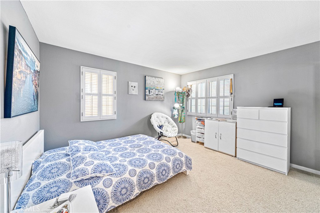 22431 Sunbrook
