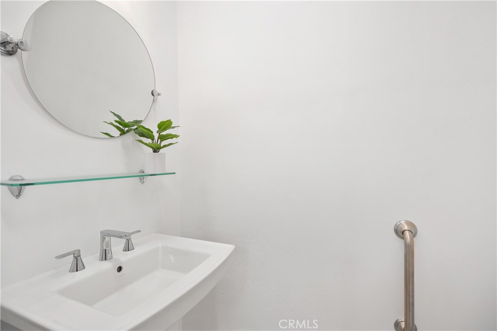 703 Avenida Presidio