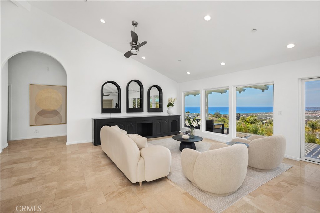 703 Avenida Presidio