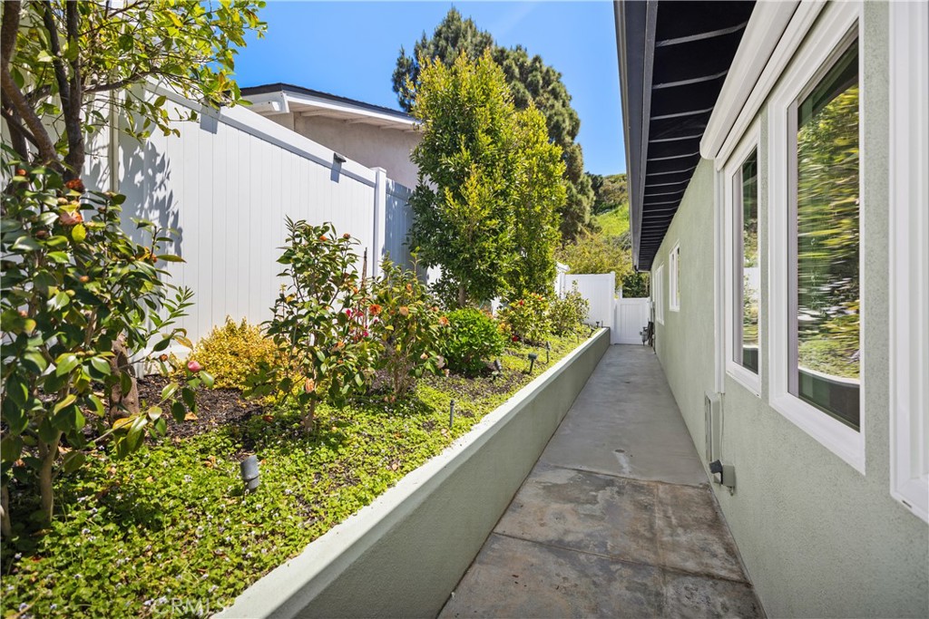 703 Avenida Presidio