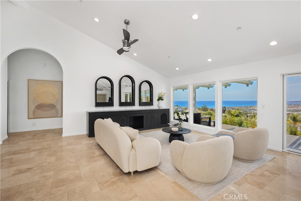 703 Avenida Presidio