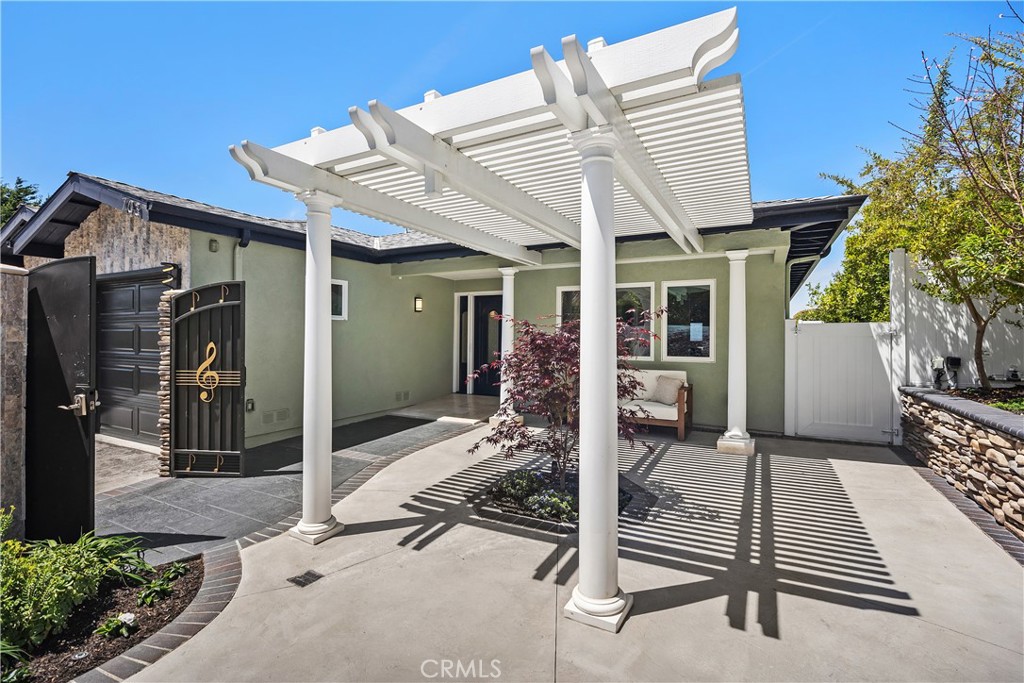 703 Avenida Presidio