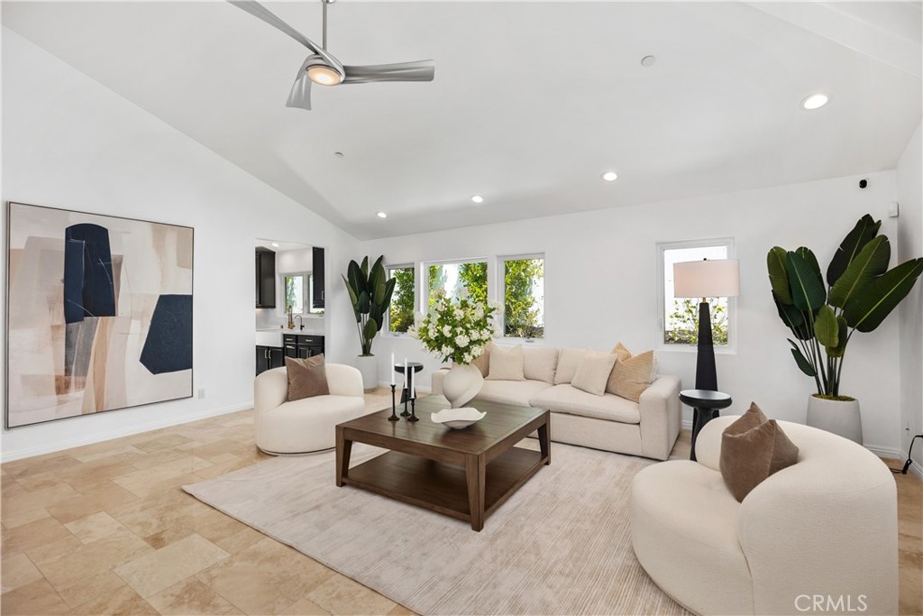 703 Avenida Presidio