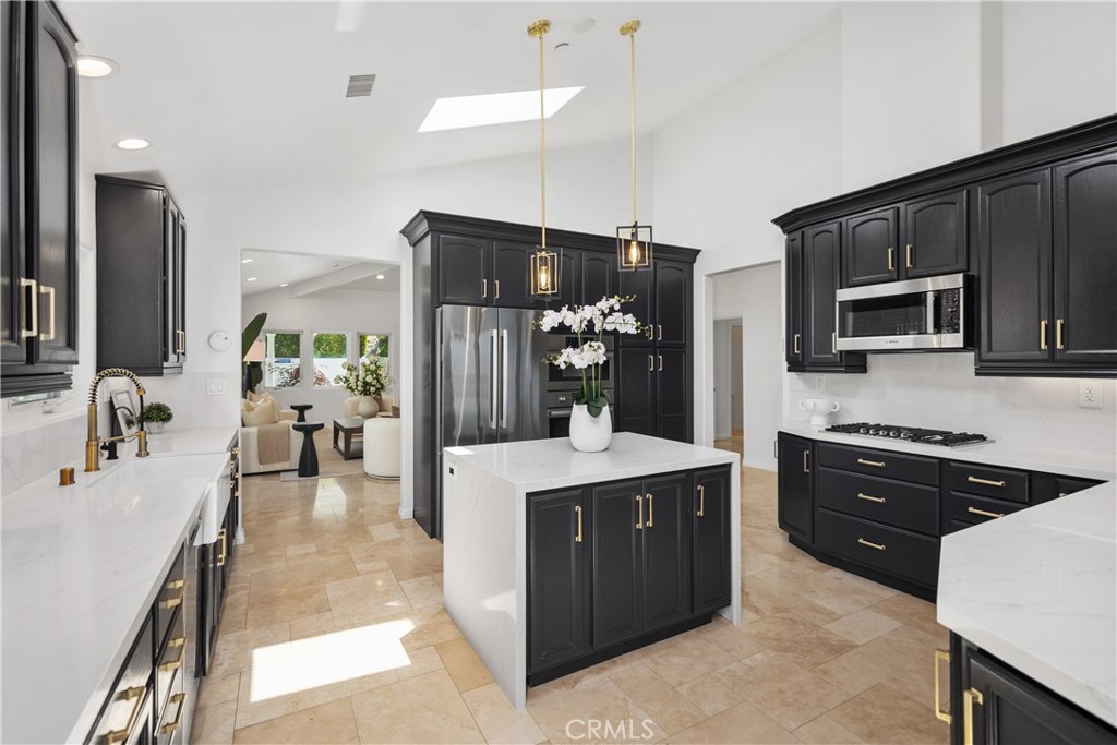 703 Avenida Presidio