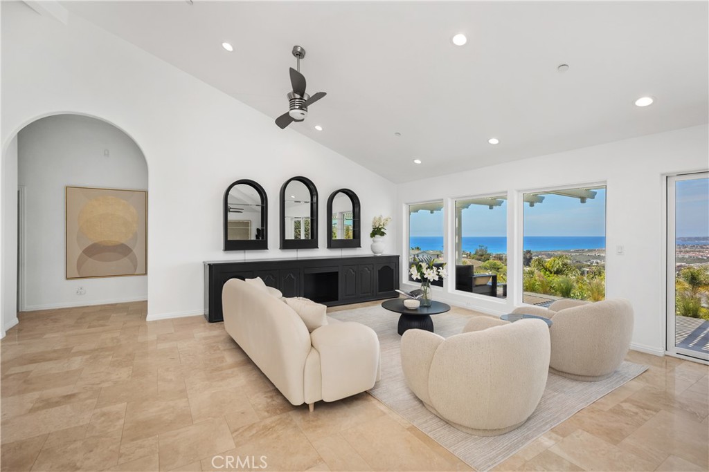 703 Avenida Presidio