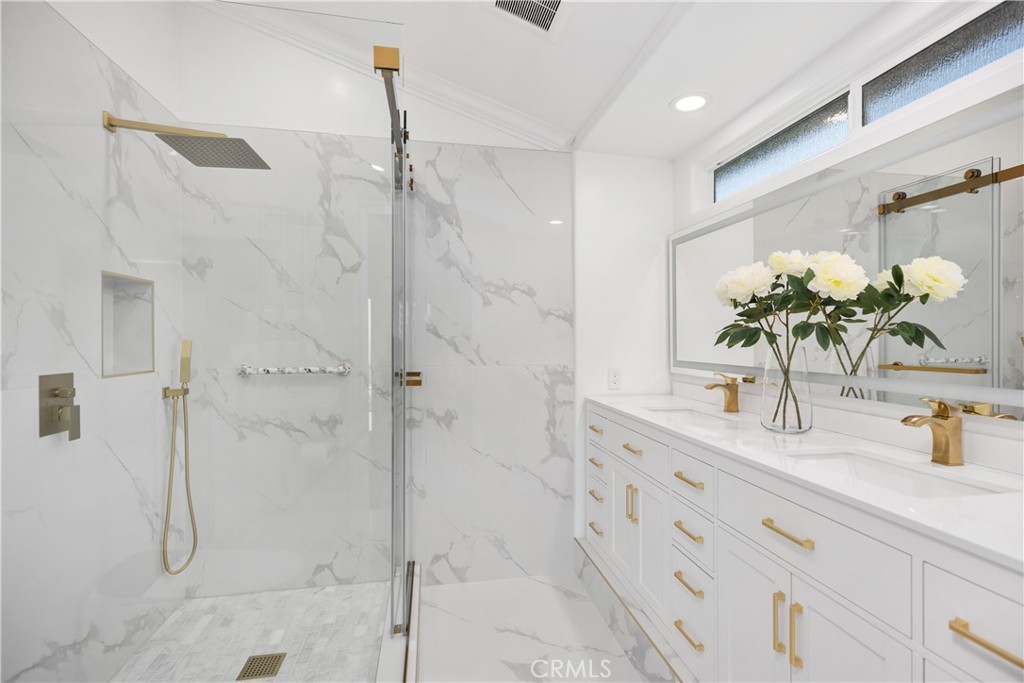 703 Avenida Presidio