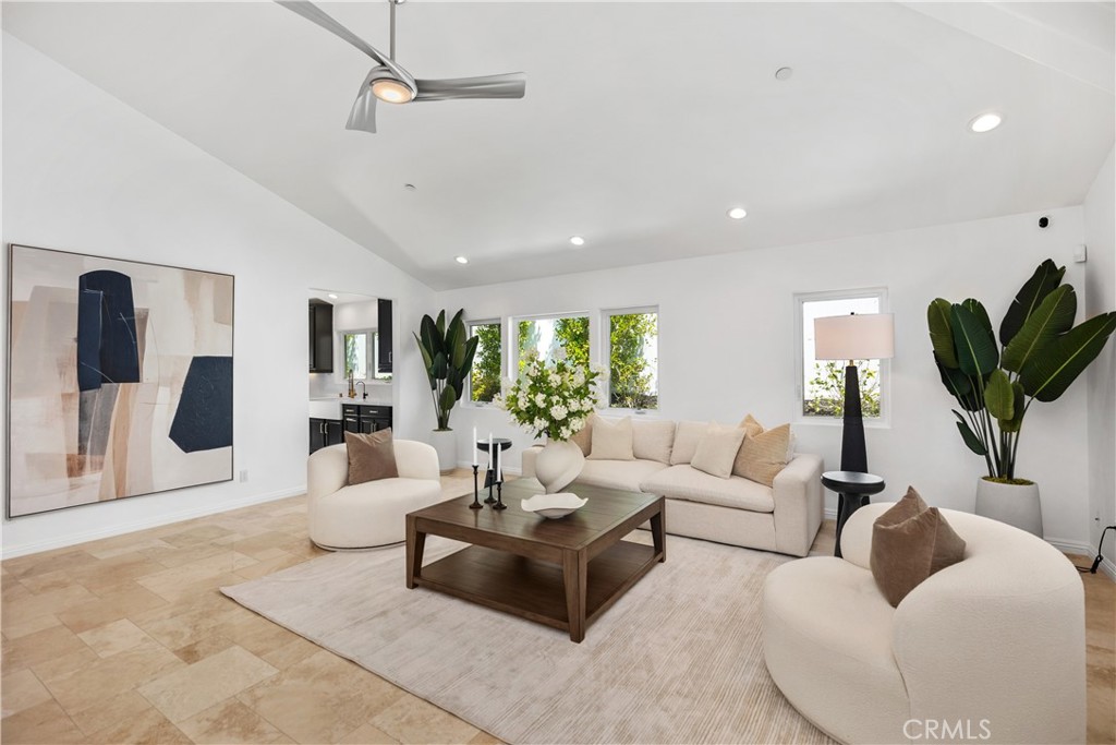 703 Avenida Presidio