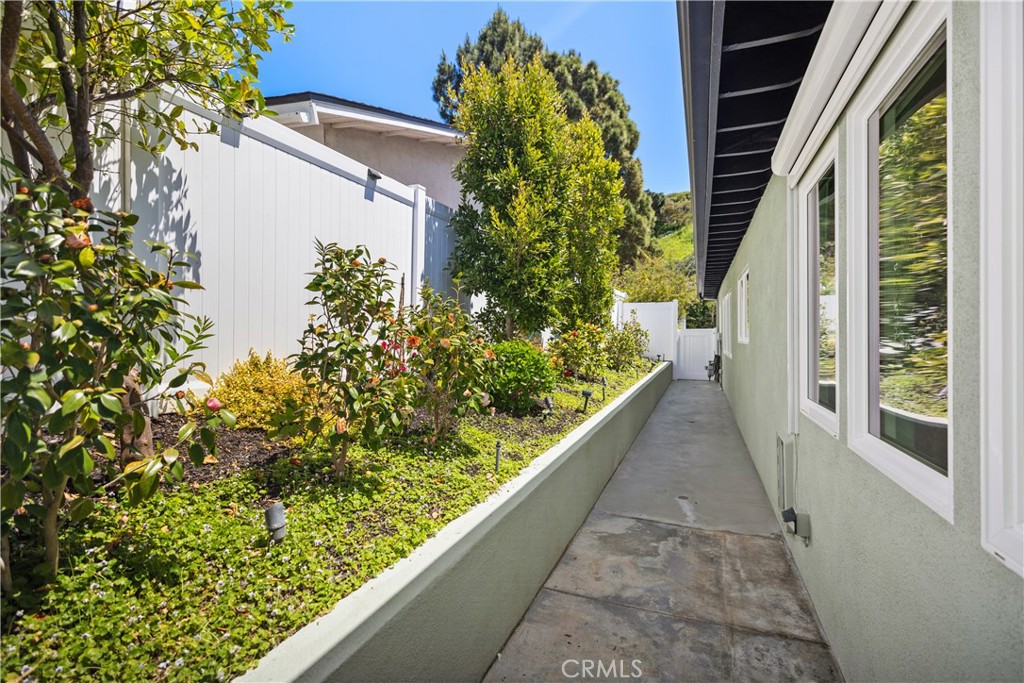 703 Avenida Presidio