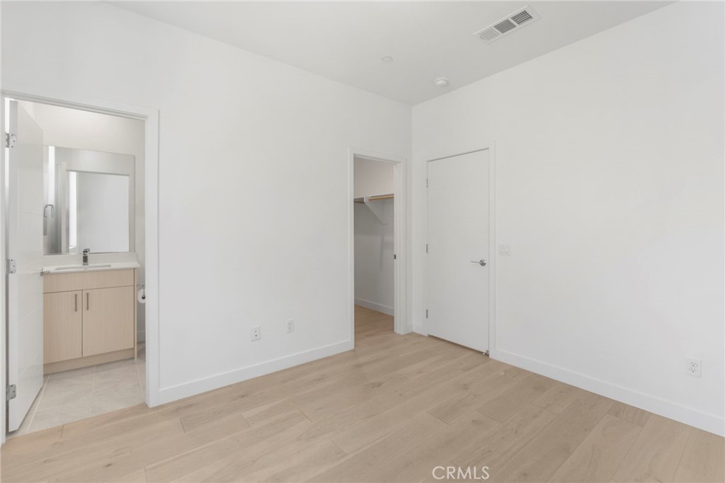 22 E Sunset Street