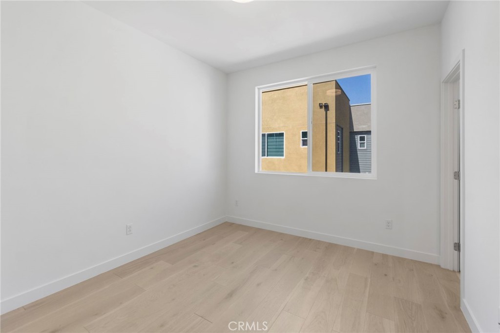 22 E Sunset Street