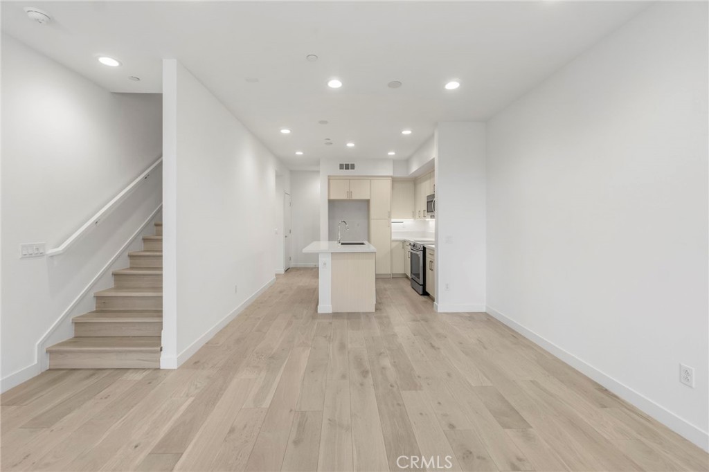 22 E Sunset Street