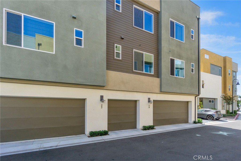 22 E Sunset Street