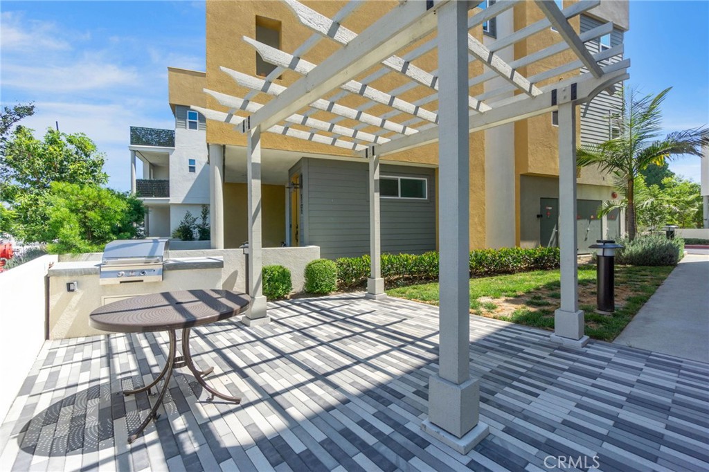 22 E Sunset Street