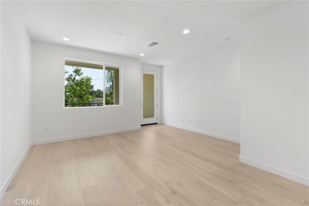22 E Sunset Street
