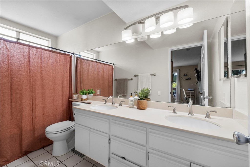 3605 E Anaheim Street 224