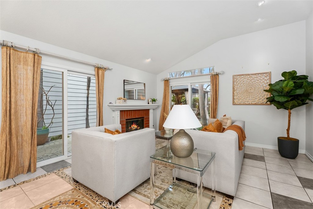 16 Marblehead Place