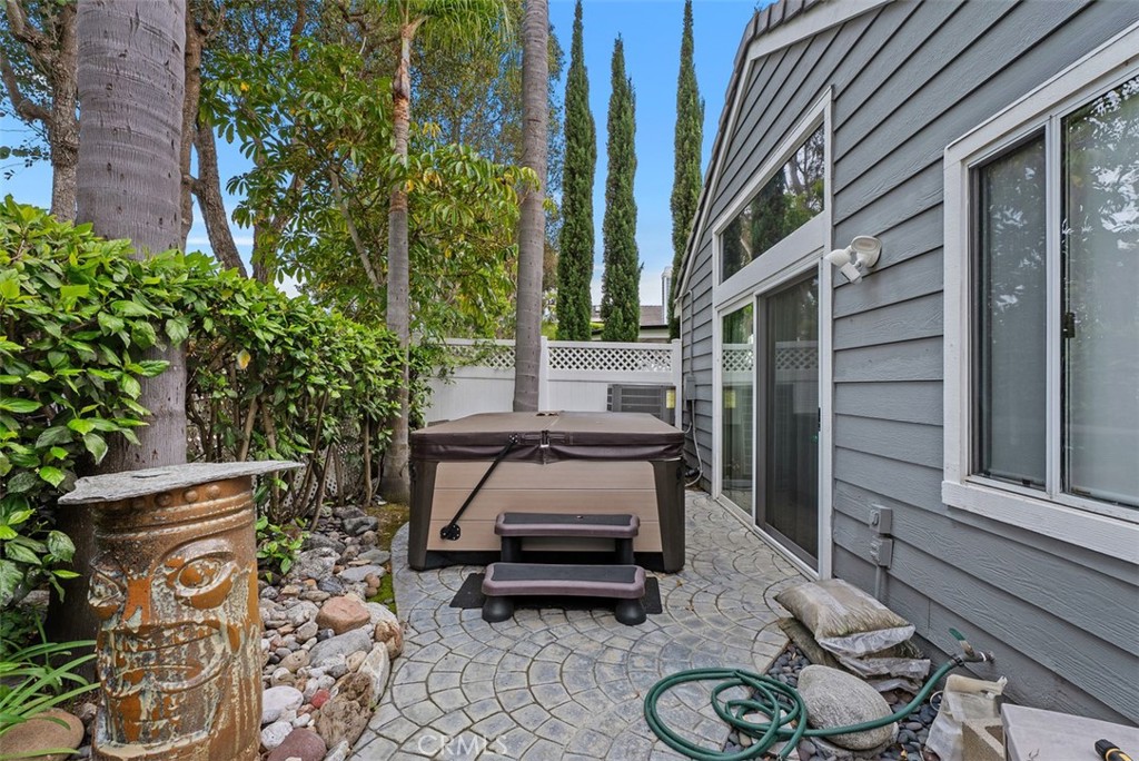 16 Marblehead Place