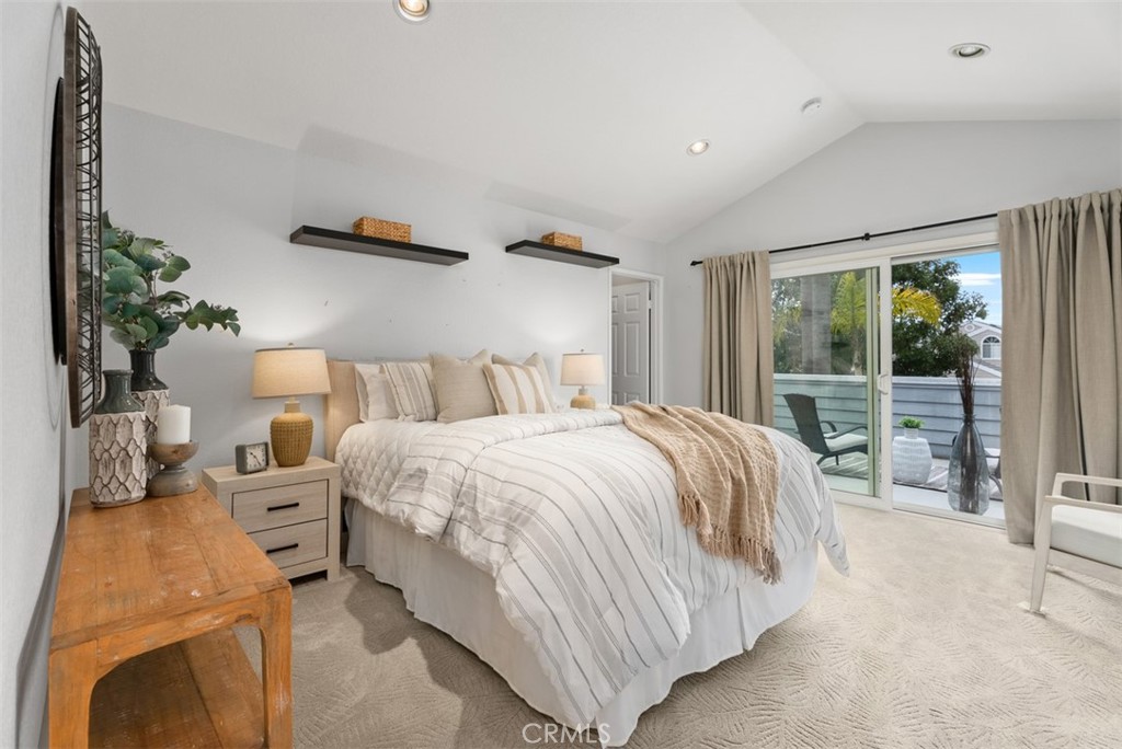 16 Marblehead Place
