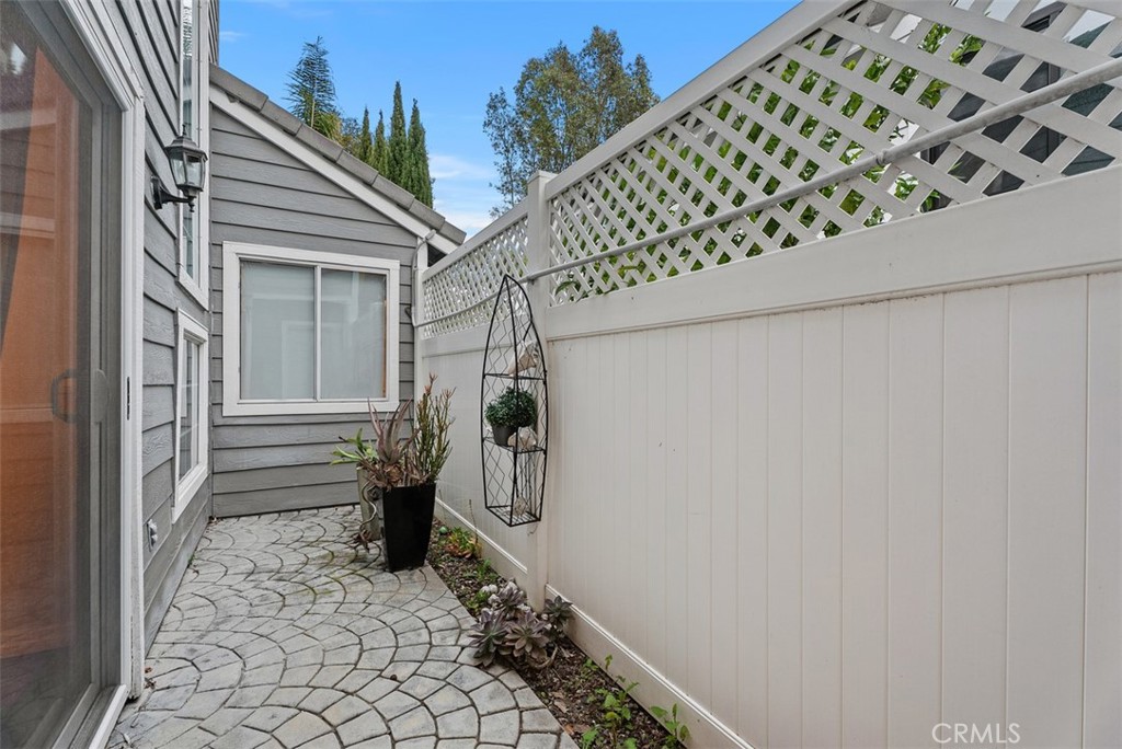 16 Marblehead Place