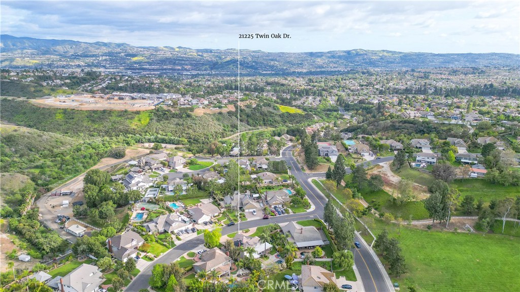 21225 Twin Oak