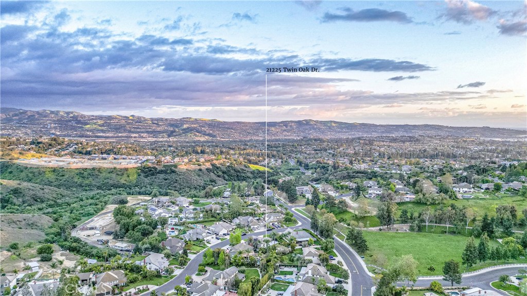 21225 Twin Oak