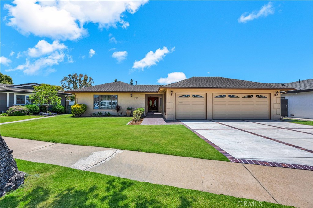 10924 Nighthawk Circle