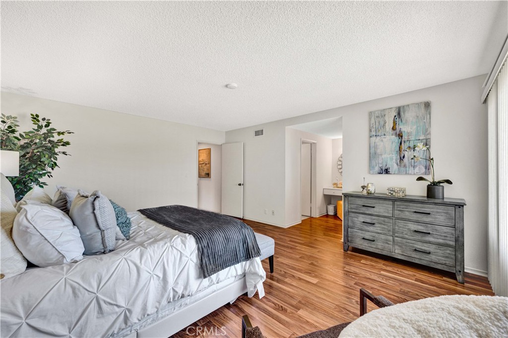 10924 Nighthawk Circle