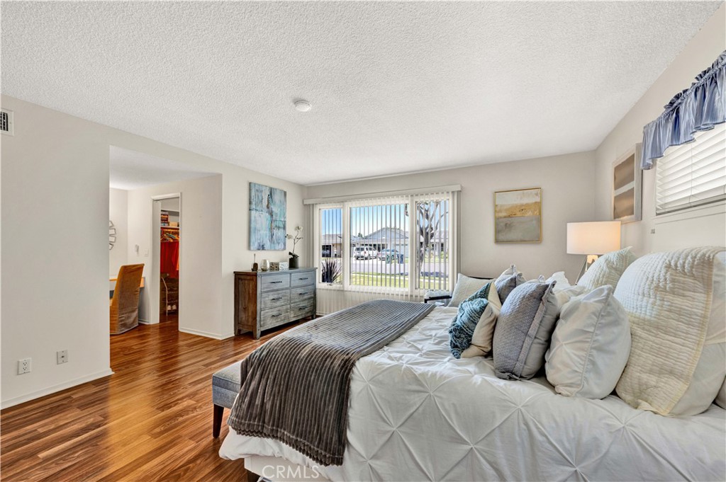 10924 Nighthawk Circle