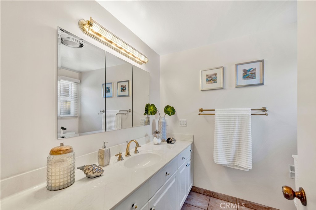 10924 Nighthawk Circle