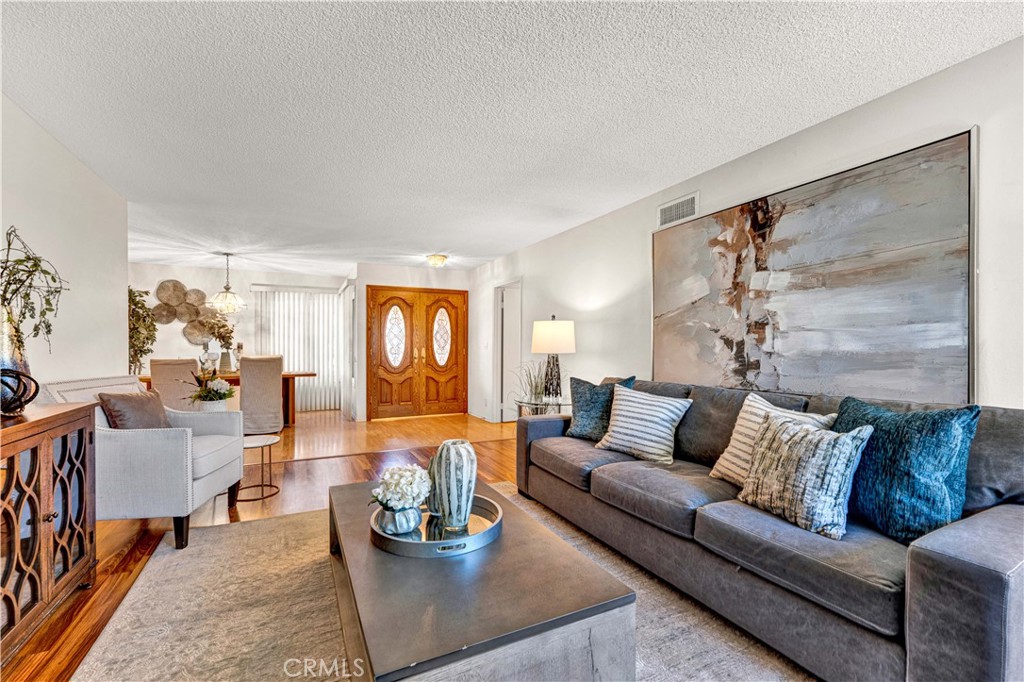 10924 Nighthawk Circle