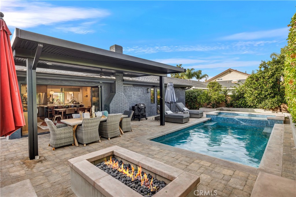 187 S Shattuck Place