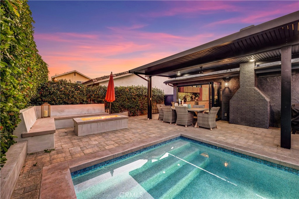 187 S Shattuck Place