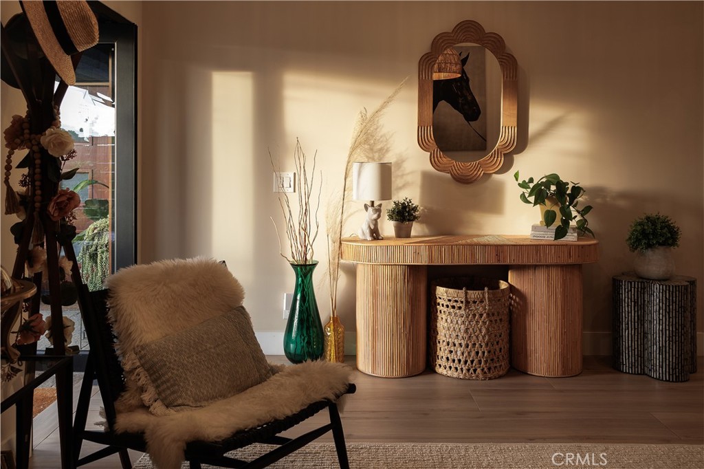 187 S Shattuck Place