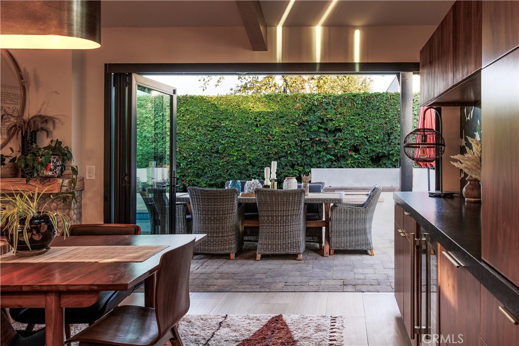 187 S Shattuck Place