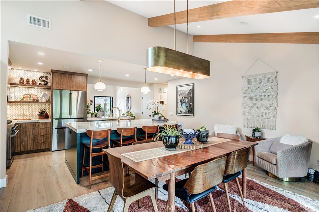 187 S Shattuck Place