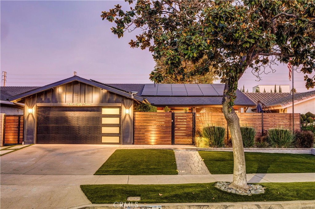 187 S Shattuck Place