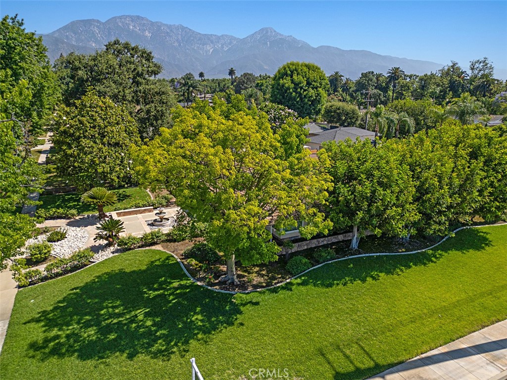 1604 N Laurel Avenue