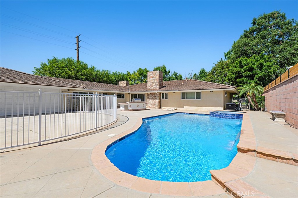 1604 N Laurel Avenue