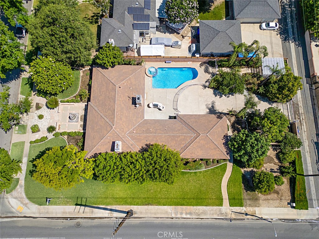 1604 N Laurel Avenue