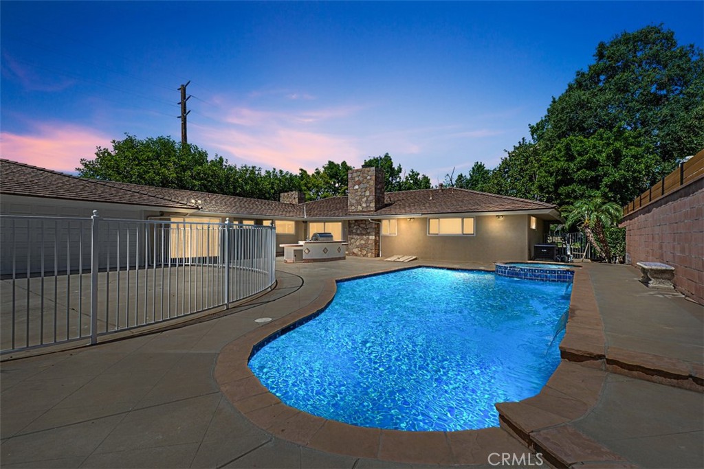 1604 N Laurel Avenue