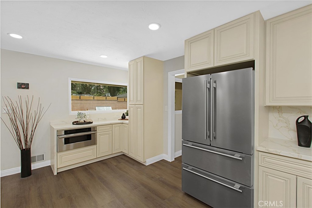 1604 N Laurel Avenue