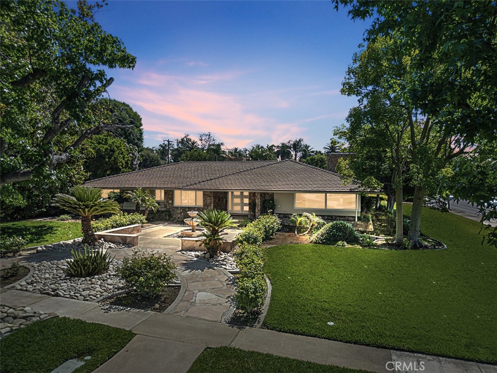 1604 N Laurel Avenue